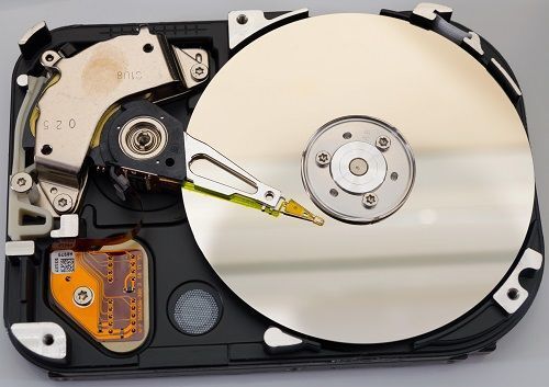 Bad sector trong HDD có thể xuất hiện khi xuất xưởng hoặc sau một thời gian sử dụng