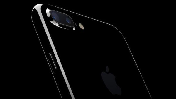 Nhiều khả năng iPhone 8 sẽ được trang bị màn hình OLED cong