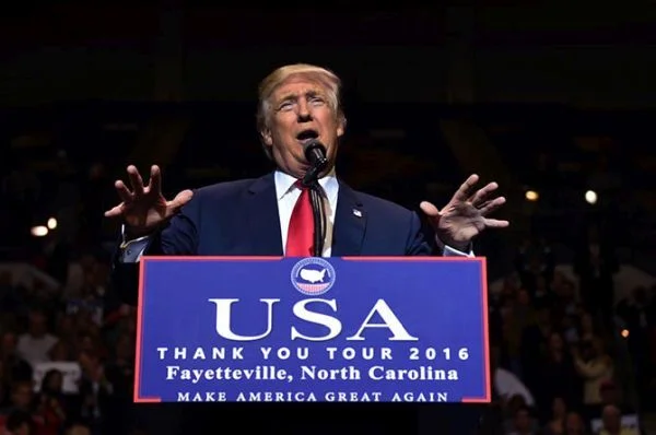 Donald Trump có thể bị cấm sử dụng dịch vụ của Twitter