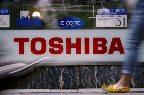Toshiba đối mặt với khoản lỗ hàng tỷ USD