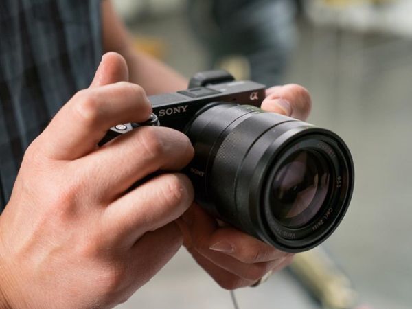 Máy ảnh Sony A6300 có giá 24,5 triệu tại Việt Nam