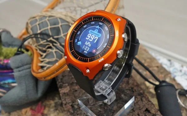 Casio giới thiệu đồng hồ thông minh đầu tiên, bán ra ngày 25/3 tới