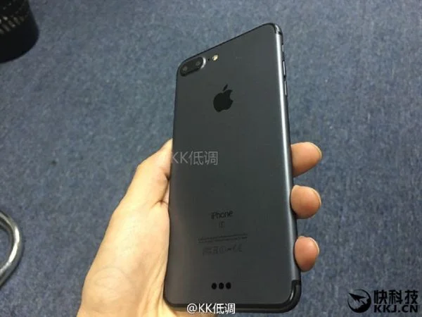 iPhone 7 Plus camera kép màu đen lộ ảnh thực tế