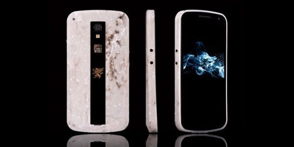 Mobiado Grand Touch em Marble được chế tác từ đá cẩm thạch.
