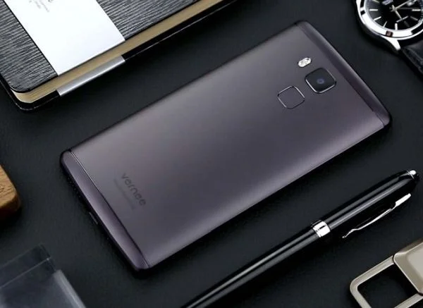 Smartphone đầu tiên sử dụng Helio X30 và Snapdragon 830 chuẩn bị ra mắt?