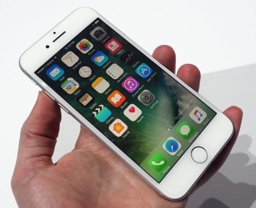 Các ứng dụng có sẵn trên iPhone cũng có thể ngốn đến hàng GB không gian lưu trữ.