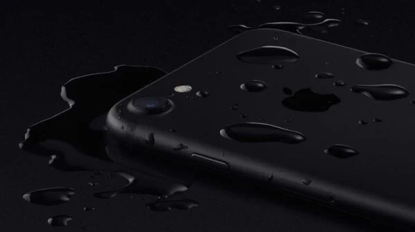 iPhone thế hệ tiếp theo sẽ tăng khả năng chống nước và chống bụi?