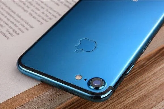 iPhone 7 màu xanh dương xuất hiện hình ảnh chi tiết trên Weibo