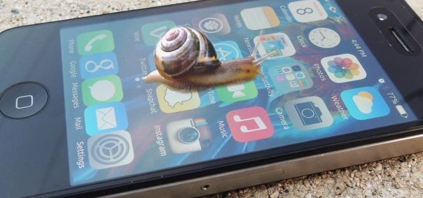 Nghi vấn Apple cố tình làm giảm bớt hiệu suất của các iPhone cũ