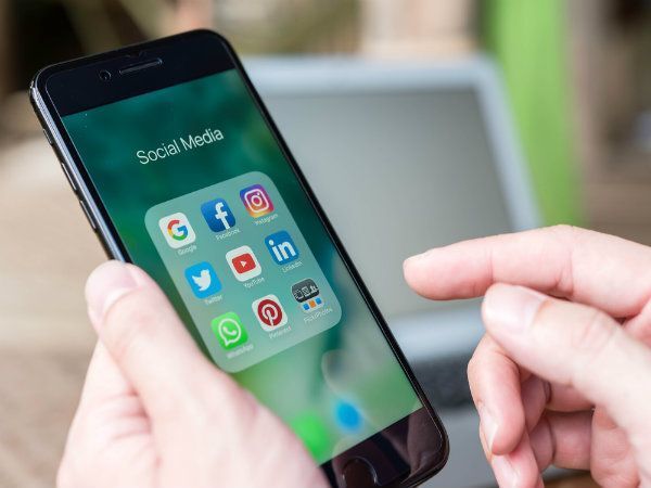 Sử dụng mạng xã hội khiến người trẻ dễ có cảm giác sợ hãi và lo âu