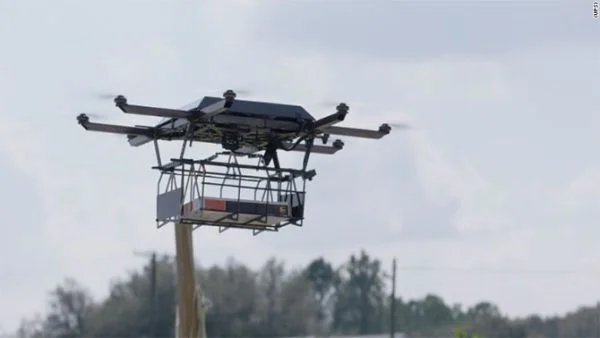 UPS bắt đầu thử nghiệm giao hàng bằng máy bay không người lái (drone)