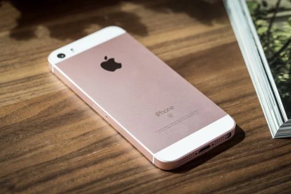 Apple sắp ra mắt iPhone SE mới có dung lượng bộ nhớ 128GB