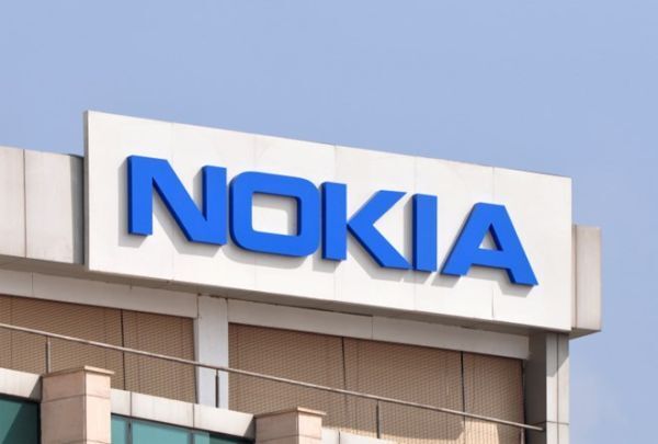 Nokia - Apple: Chuyển thù thành bạn