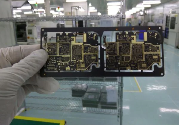 Bảng mạch mạ vàng cho Bphone 2 bất ngờ xuất hiện