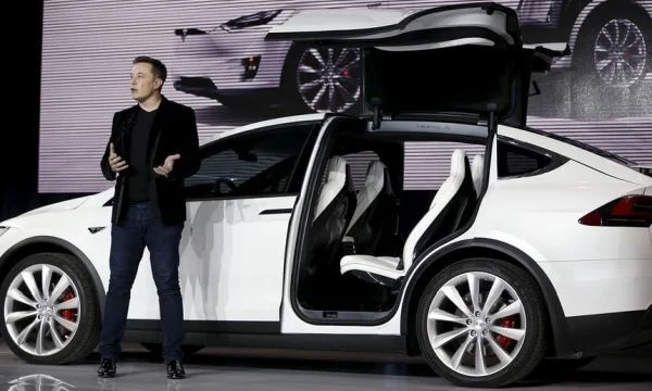 Tesla trở thành hãng xe có giá trị nhất nước Mỹ nhờ đâu?