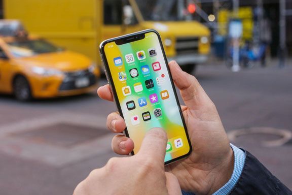 Apple thay thế miễn phí màn hình cho iPhone X lỗi cảm ứng