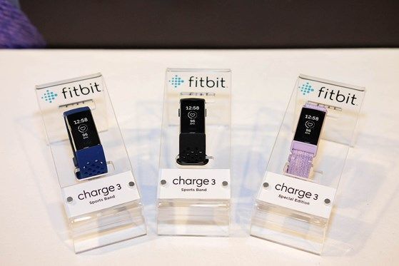 Fitbit Charge 3 chính thức lên kệ tại Việt Nam, giá từ 3,79 triệu đồng