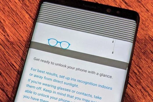 Galaxy S9 cho phép nó nhận diện khuôn mặt cả trong đêm