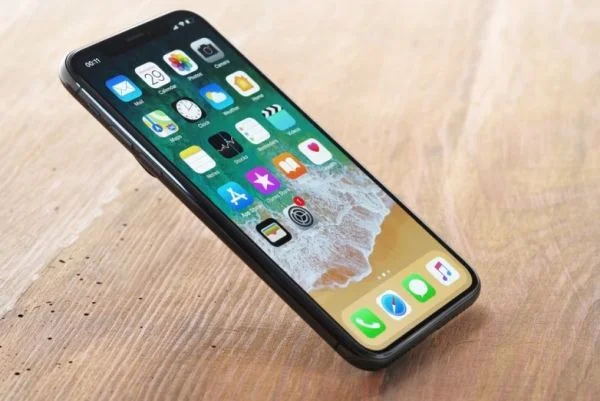 iPhone 6,1 inch sẽ xô đổ kỷ lục doanh số trong năm 2018?