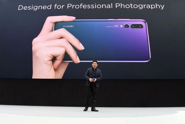Sự thành công của Huawei P20 Pro đã thu hút sự quan tâm của Apple với 3 camera