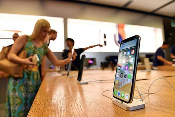 Apple tìm cách giảm 10% giá màn hình OLED từ Samsung