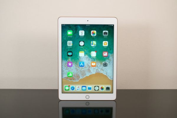 iPad 2018 chính hãng lên kệ, giá bán từ 9,99 triệu đồng