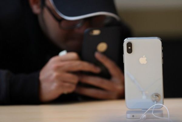 Tất cả các mẫu iPhone 2018 sẽ sử dụng modem di động từ Intel