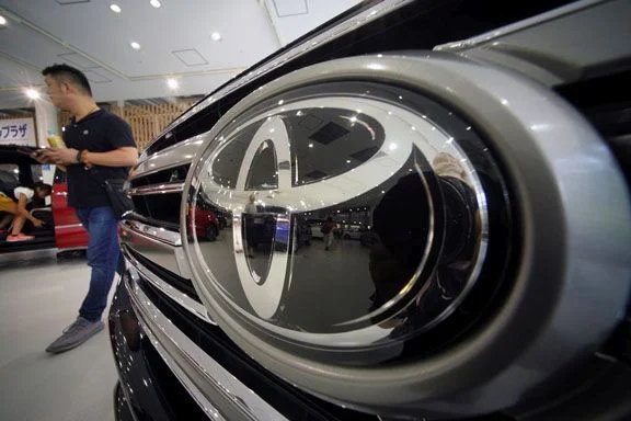 Toyota đầu tư 500 triệu USD vào Uber để phát triển xe tự hành