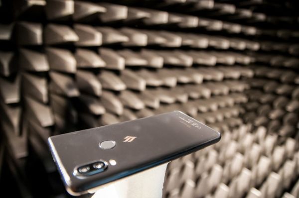 tra tan Smartphone vsmart o tay ban nha