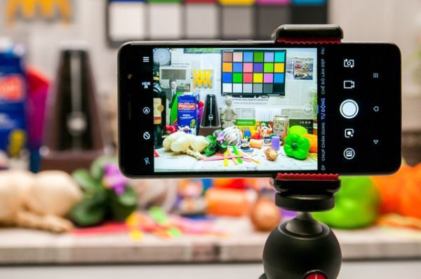 tra tan Smartphone vsmart o tay ban nha