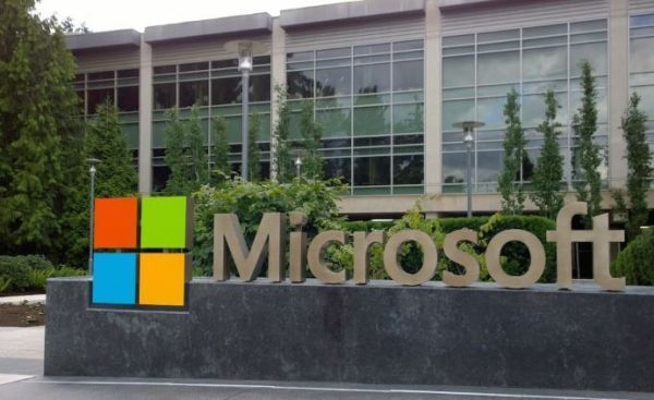 Giá vị vốn hóa thị trường của Microsoft cán mốc 1 nghìn tỷ USD