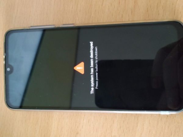 MIUI 10.3.1.0 khiến nhiều chiếc Xiaomi Mi 9 SE biến thành 