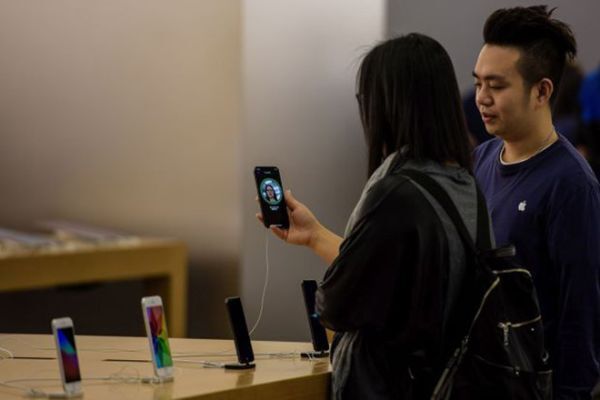iPhone 2020 sẽ dùng cụm tai thỏ nhỏ hơn