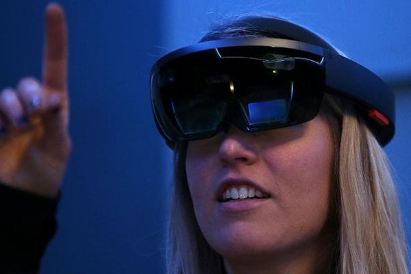HoloLens đời đầu sẽ chỉ còn nhận được bản vá lỗi và cập nhật bảo mật