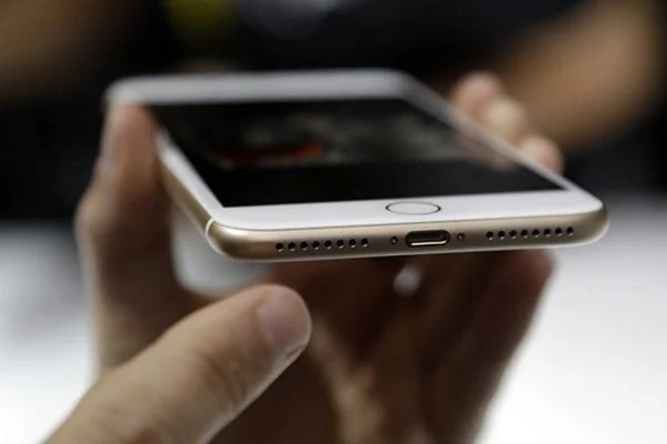 Tất cả smartphone tại châu Âu bị buộc phải có cổng USB-C?