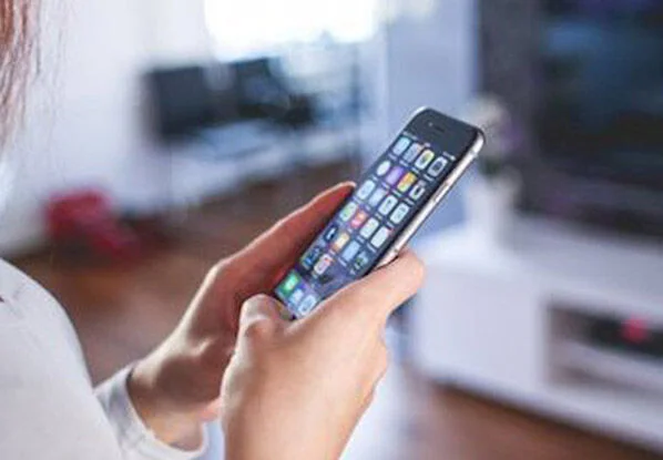 Khoảng 12,4 triệu thuê bao 2G sẽ được hỗ trợ chuyển sang dùng điện thoại thông minh 