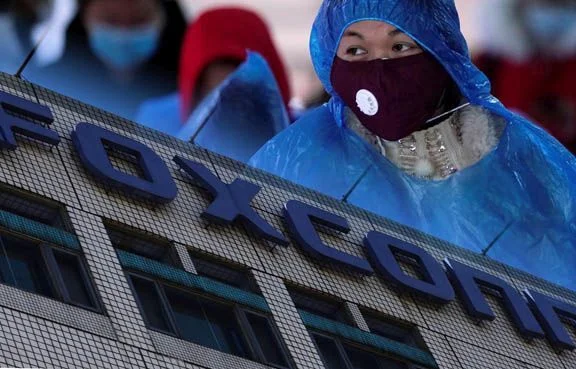 Trung Quốc ngăn Foxconn nối lại sản xuất vì nguy cơ lây nhiễm corona