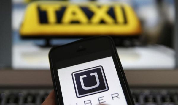 Uber hỗ trợ khẩu trang cho tài xế chống Covid-19