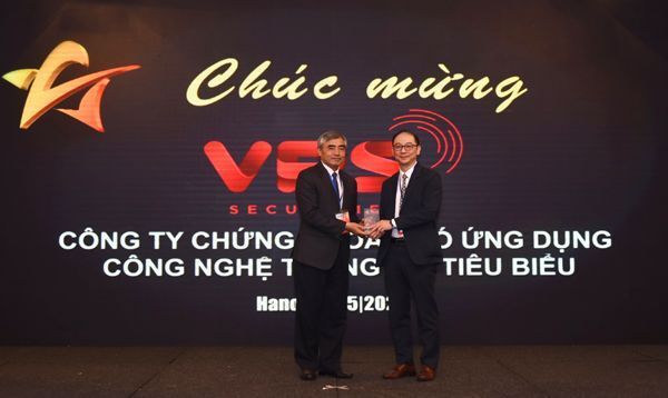 IDG, Chứng khoán, bảo hiểm, Dịch vụ Tài chính tiêu biểu,