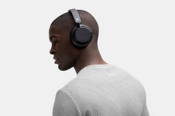 Surface Headphones 2 được bán với giá rẻ hơn tiền nhiệm đến 100 USD