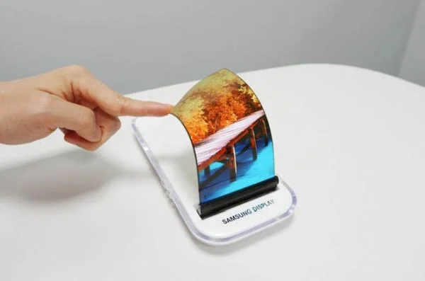 Samsung duy trì vị trí dẫn đầu trong thị trường màn hình smartphone