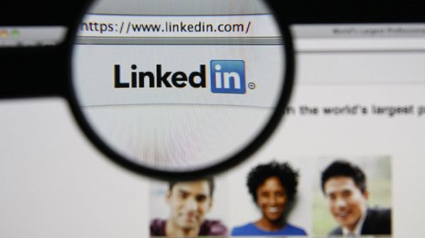 LinkedIn bị cáo buộc đánh cắp dữ liệu người dùng