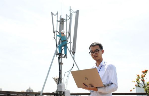 Viettel chi hàng triệu USD để 