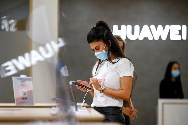 Huawei mua 90 bằng sáng chế từ BlackBerry