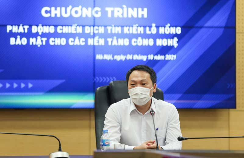 Thứ trưởng Nguyễn Huy Dũng