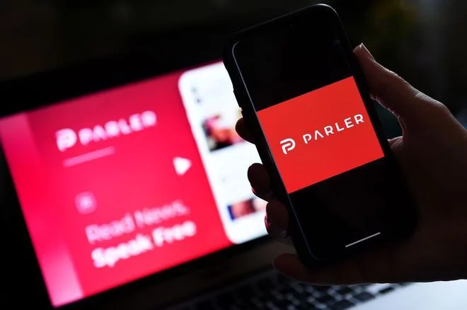 Mạng xã hội Parler gặp khó trong việc trở lại App Store
