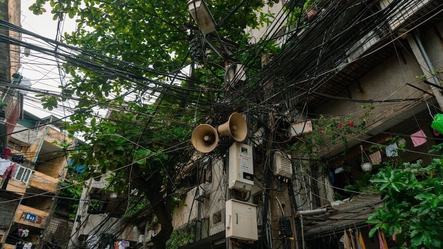 Hệ thống dây điện - “đặc sản cũ” Hà Nội