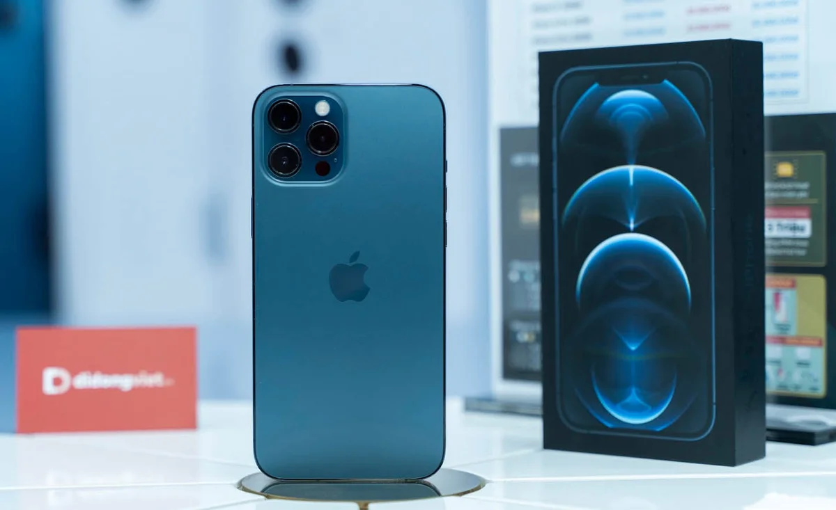 iPhone 12 Pro 128 GB giảm giá bán 4,6 triệu đồng