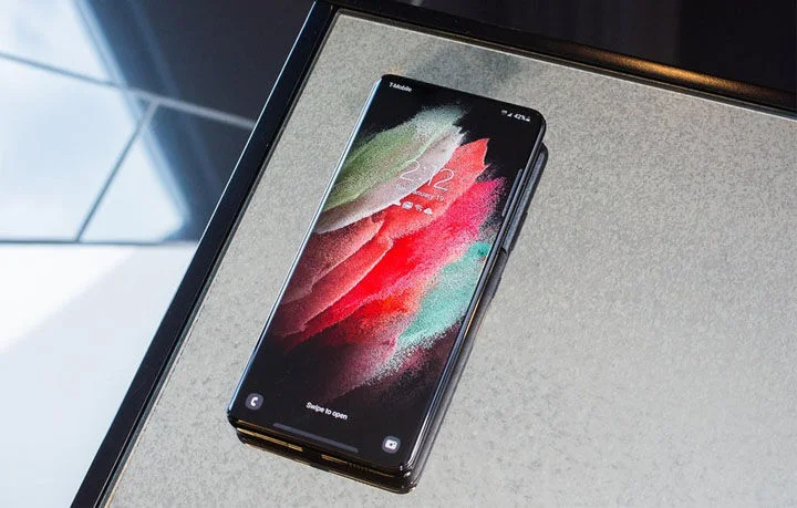 Lượng hàng màn hình OLED dẻo giảm 35% trong quý 2 năm 2021