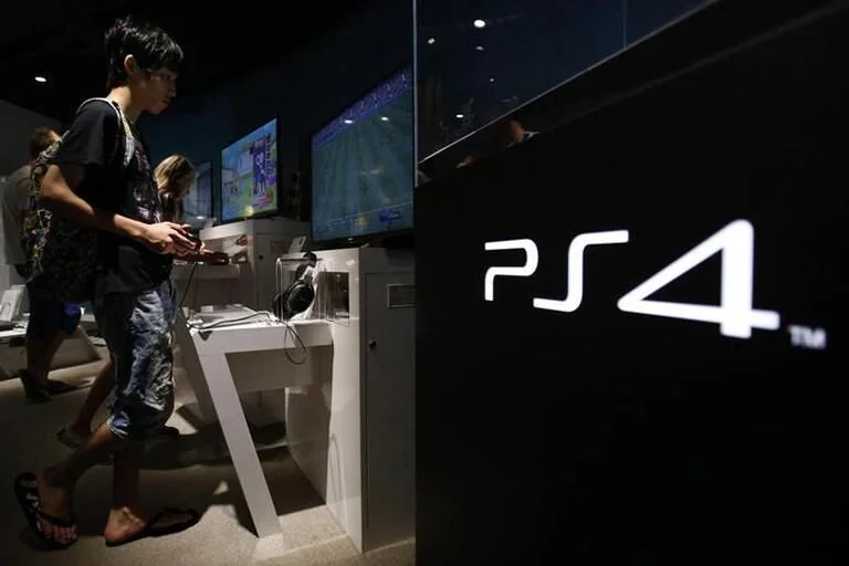 Khan hiếm PS5, Sony tiếp tục sản xuất PS4